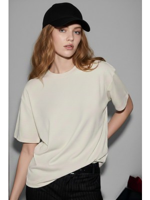 Softandbasic Kadın %100 Organik Pamuk Oversize Fit Basic Yuvarlak Yaka T-Shirt