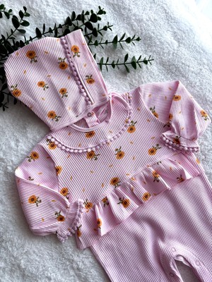 Beren %100 Pamuk Ayçiçeği Desenli Waffle Kumaş Fırfırlı Patikli Şapkalı Tulum