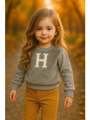 Fashion Kız Çocuk Peluş Detaylı Sweatshirt – Yumuşak, Rahat ve Şık Üst (1-5 Yaş)
