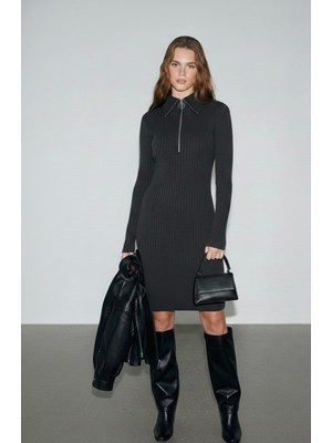 Softandbasic Kadın Siyah Elbise Premium Fırçalı Kaşkorse Kumaş Fermuarlı Yaka Uzun Kollu Vücuda Oturan Elbise
