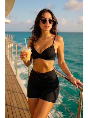 No 35 Moda Kadın Siyah Önden Bağcıklı Deniz Şortu – Modern ve Şık Tasarım