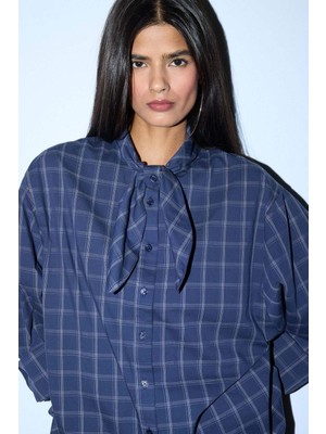 DeFacto Oversize Geniş Kalıp Fular Yaka Kareli Poplin Uzun Kollu Gömlek G8621AX26SP