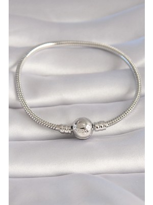 BYZM Pirinç Gümüş Renk Işleme Detay Charm Model Kadın Bileklik