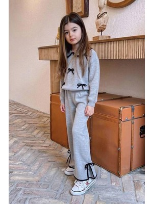 Miniğimin Cicileri Fiyonk Detaylı Triko Kazak ve Pantolon 2’li Kız Takımı - Gri