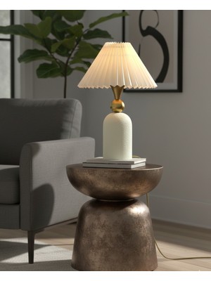 Decodelight Yimpi Dokulu Krem Boyalı Eskitme Toplu Metal Ayaklı 22 cm Açık Krem Pileli Şapkalı Modern Abajur