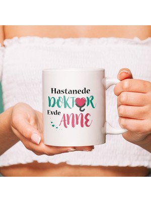 Shop A Way Doktor Anneye Hediye Esprili Kupa Bardak - 9,5 cm Yükseklik - Çift Yüz Baskılı Porselen Kupa