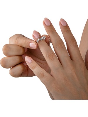 Innuendo 925 Ayar Gümüş Dağınık Baget Taşlı Yüzük