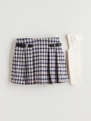 Lc Waikiki Yeni Sezon Beli Lastikli Kız Çocuk Şort Etek ve Külotlu Çorap