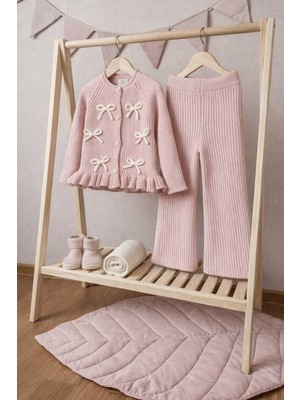 Miniğimin Cicileri Fiyonk Detaylı Fitilli Triko Hırka ve Pantolon 2’li Kız Takımı - Pudra