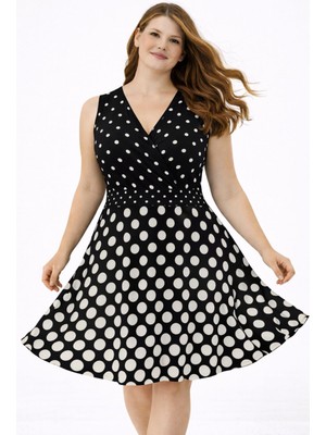 Şans Kadın Büyük Beden Siyah, Puantiye Desenli, Anvelop Yaka, Arka Bel Kroşeta Detaylı Elbise 65N39270