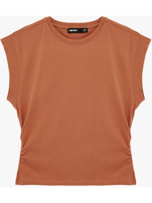 Koton Kısa Kollu Bisiklet Yaka Pamuklu Slim Fit Büzgülü Tişört