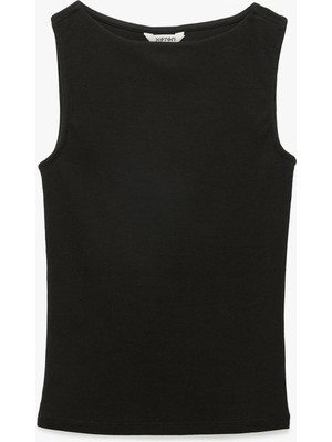 Koton Pamuklu Slim Fit Kolsuz Kayık Yaka Bluz