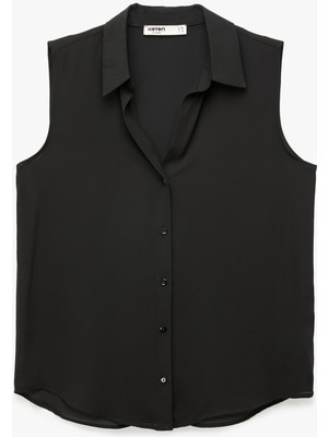 Koton Düğmeli Klasik Yaka Kolsuz Gömlek