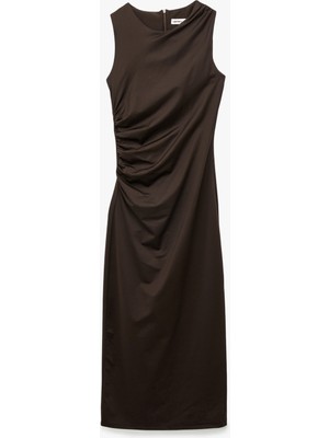 Koton Slim Fit Kolsuz Bisiklet Yaka Yırtmaçlı Drapeli Midi Elbise