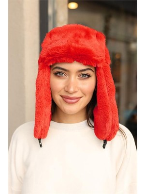 Neşeli Butik Kadın Kulaklıklı Suni Kürk Kar Beresi NBAKS002