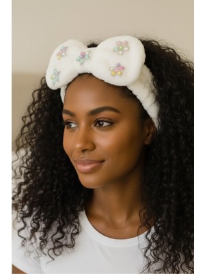Yıldız Işlemeli Beyaz Peluş Saç Bandı - Büyük Fiyonklu Yumuşak Makyaj ve Cilt Bakımı Bandanası