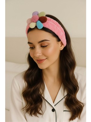 Renkli Papatya Detaylı Pembe Peluş Saç Bandı - Yumuşak Dokulu Makyaj ve Cilt Bakımı Bandanası
