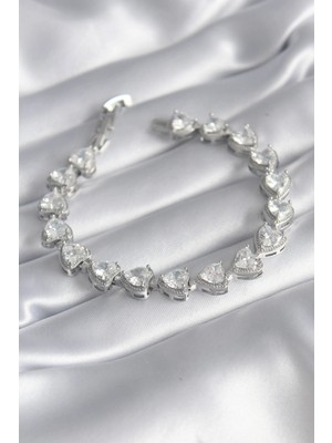 MiraLive Pirinç Gümüş Renk Zirkon Taşlı Kalp Model Vıp Seri Kadın Bileklik - TJ-BB5844