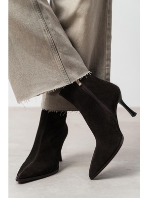 Nişantaşı Shoes Marma Bitter Kahve Hakiki Süet Fermuar Detay Sivri Burun Kadın Topuklu Bot