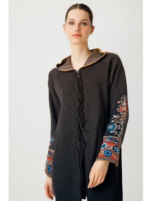 Desen Triko Kadın Kapüşonlu Kilim Jakarlı Püsküllü Yün Kaban K.kahve