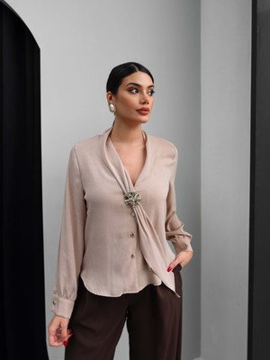 Esra Helvacı Kruvaze Yaka Gold Tokalı Bluz
