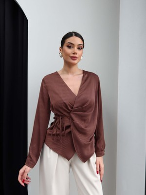 Esra Helvacı Kruvaze Yaka Bağlamalı Bluz