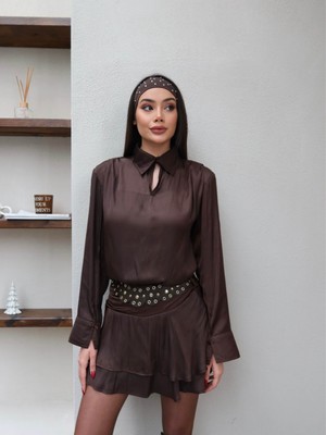 Esra Helvacı Vatkalı Kemer Detaylı Saten Etekli Takım