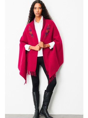 Desen Triko Kadın Yakası Işlemeli Koldan Geçmeli Büyük Yün Panço K.kırmızı