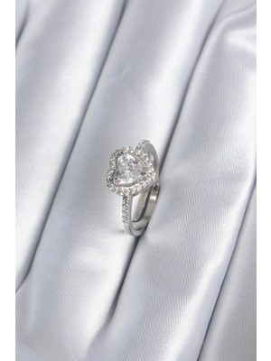 MiraLive Pirinç Gümüş Renk Zirkon Taşlı Kalp Charm Model Kadın Yüzük - TJ-BYK2857