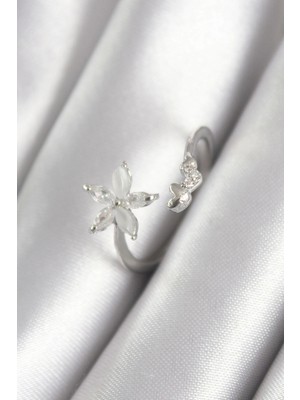 MiraLive Pirinç Gümüş Renk Zirkon Taşlı Çiçek Model Kalp Detay Kadın Yüzük - TJ-BYK3070