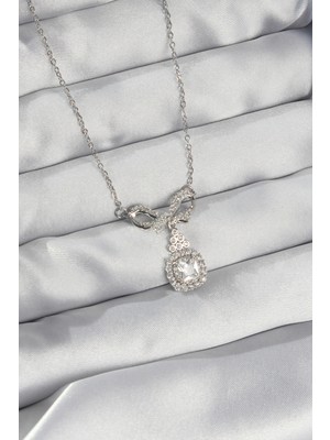 MiraLive 316L Çelik Gümüş Renk Fiyonk Detay Zirkon Taşlı Tektaş Kolye - TJ-BKO8924