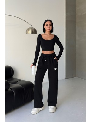 Moda Paketi Kadın Eşofman Altı – Rahat Kesim, Beyaz Nakış Detaylı Jogger Pantolon