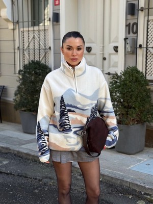 Deva By Gülten Berk Kadın Yarım Fermuarlı Manzara Desenli Dik Yaka Oversize Polar Sweatshirt
