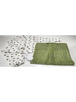3-4 Yaş El Örgüsü Yeşil Kırçıllı Yelek ile Pijama Takımı ve Babet Çoraptan Oluşan Hediye Seti