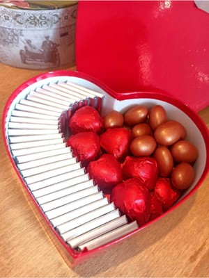 Mynil Sevgiliye Özel Kırmızı Kalpli Kutuda Hediye Çikolata