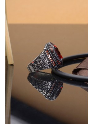 Kırmızı Zirkon Taşlı Zirkon Taş Süslemeli 925 Ayar Gümüş Erkek Yüzüğü