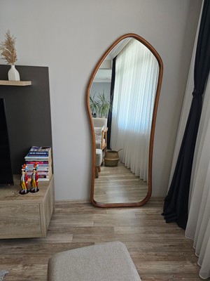 Uğurlu Ayna 180X75 Asimetrik Boy Aynası – Doğal Ahşap Çerçeveli El Yapımı Ceviz Duvar Aynası