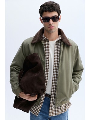 Pelüş Yaka Kısa Mont