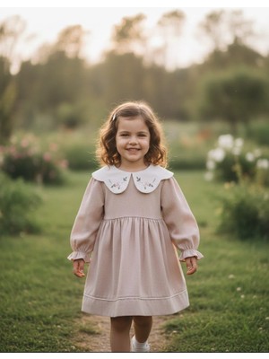 Danuna Kids Kız Çocuk Yakası Çiçek Nakışlı  Pamuk Astarlı Tül Detaylı  Uzun Kollu Vintage Elbise - Bej