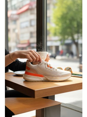 Enoch Erkek Spor ve Yürüyüş Ayakkabısı Tam Ortopedik Tabanlı Bej Turuncu Detaylı Şık Model