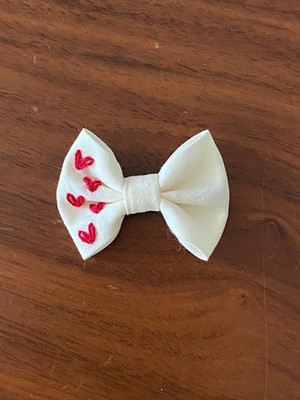 EGOMİ Kalp Işlemeli Saçsız Bebek Tokası