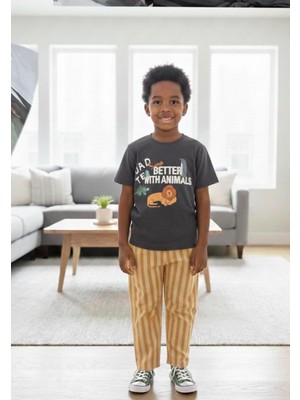 Lucco Better With Animals Baskılı Tshirt ve Çizgili Pantolonlu Alt Üst Takım