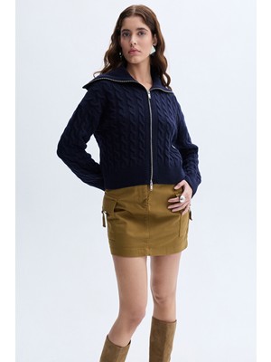 Saç Örgülü Dik Yaka Fermuarlı Yün Hırka