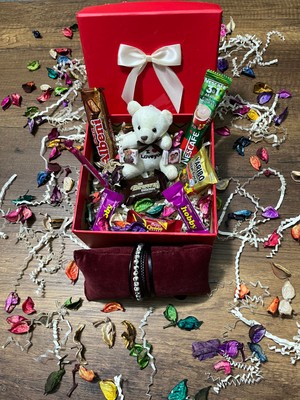 Gülümse Gel 14 Şubat Sevgililer Günü Erkek Sevgiliye Hediye Kutusu Bileklik Ayıcık Şeker Kahve Çikolata Kutu