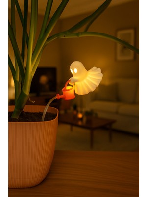 PremiumPort Hayalet Temalı Bitki Sulama Dekoru, Ev Dekorasyonu ve Mum Hediyesiyle