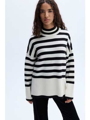 Loose Fıt Çizgili Kazak