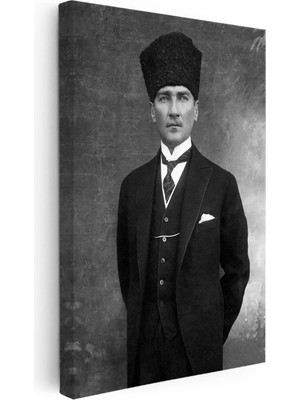 Siyah Kalpaklı Atatürk - Klasik Duruş Kanvas Tablo