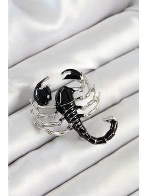 MiraLive 3D Siyah Akrep Figürlü Gümüş Renk Kadın Broş - TJ-BR439