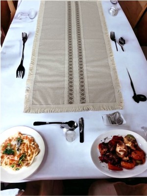 PremiumPort Şık Püsküllü Dantelli Runner, 40X80 Cm, Ev Dekorunu Tamamlar