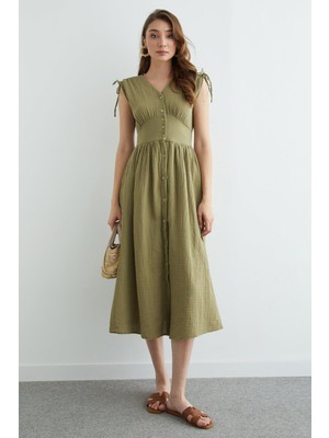 FullaModa Omuz Bağcıklı Düğmeli Müslin Elbise